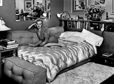Marilyn Monroe at the Beverly Carlton Hotel by Unbekannt Unbekannt